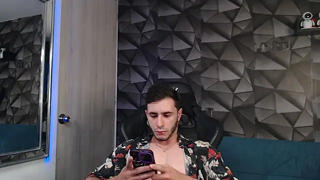 Snapshot of Latino_stud4u chatting on 11.03.25 Latino stud4u online show from 11.03.25