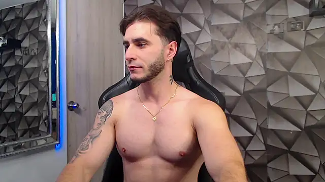 Snapshot of Latino_stud4u chatting on 11.15.25 Latino stud4u online show from 11.15.25