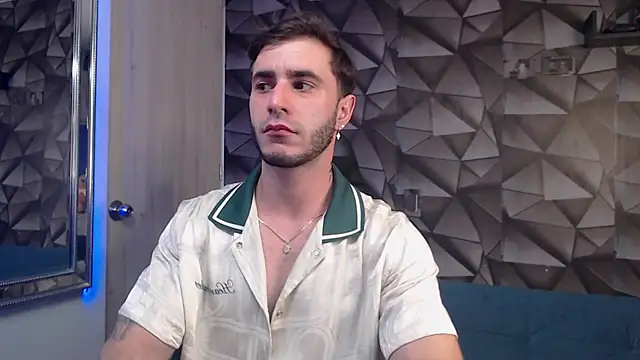 Latino stud4u online show from 11.21.25