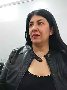 aisha latina online show from 01.23.25