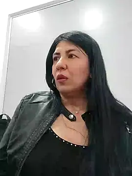 aisha latina online show from 01.23.25