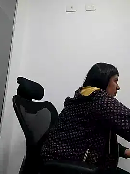 aisha latina online show from 02.12.25