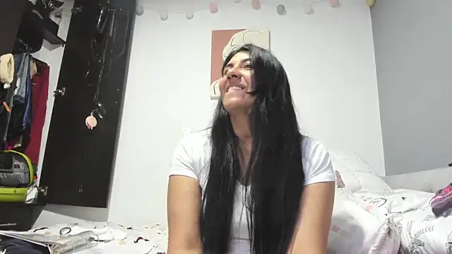 aisha latina online show from 02.13.25