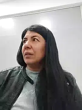 aisha latina online show from 02.18.25