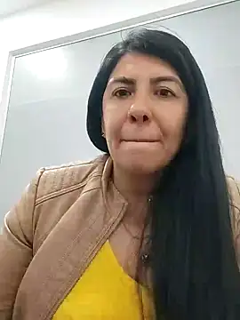 aisha latina online show from 02.19.25