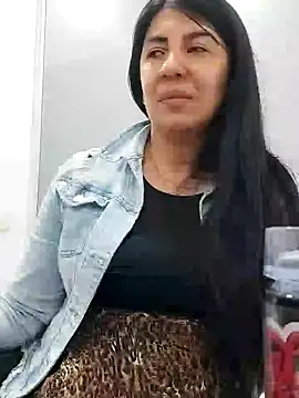 aisha latina online show from 02.20.25