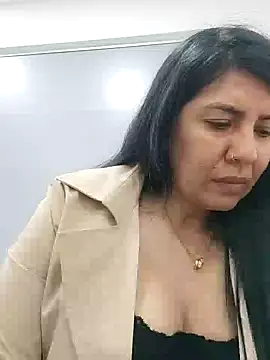 aisha latina online show from 02.24.25