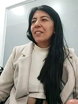 aisha latina online show from 03.14.25