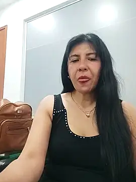 aisha latina online show from 09.19.25