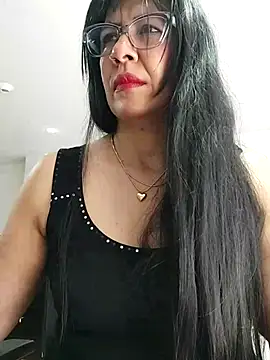 aisha latina online show from 10.22.25