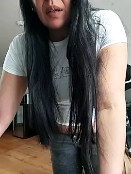 Snapshot of aisha_latina chatting on 06.17.26 aisha latina online show from 06.17.26
