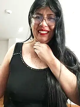 Snapshot of aisha_latina chatting on 07.09.26 aisha latina online show from 07.09.26
