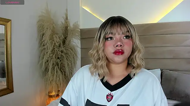 ValerieDiaz  online show from 10.22.25