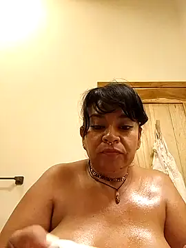 karlablue  online show from 02.26.25