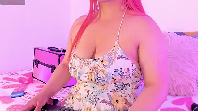 Snapshot of SophieRossi chatting on 10.02.25 SophieRossi online show from 10.02.25