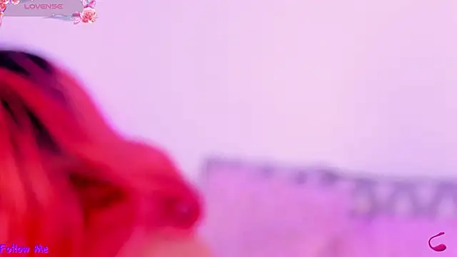 Snapshot of SophieRossi chatting on 10.09.25 SophieRossi online show from 10.09.25