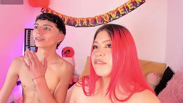 Snapshot of SophieRossi chatting on 10.11.25 SophieRossi online show from 10.11.25