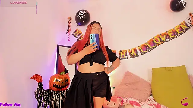 Snapshot of SophieRossi chatting on 10.30.25 SophieRossi online show from 10.30.25