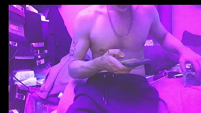 Snapshot of Cloudd_Kingg_Iceyyy chatting on 05.15.26 Cloudd Kingg Iceyyy online show from 05.15.26