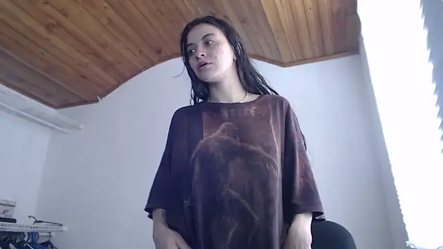 Snapshot of mariecam420 chatting on 10.10.25 mariecam420 online show from 10.10.25