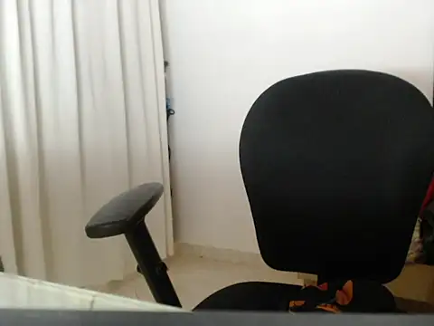 Snapshot of mariecam420 chatting on 11.04.25 mariecam420 online show from 11.04.25