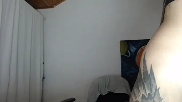 Snapshot of mariecam420 chatting on 11.07.25 mariecam420 online show from 11.07.25