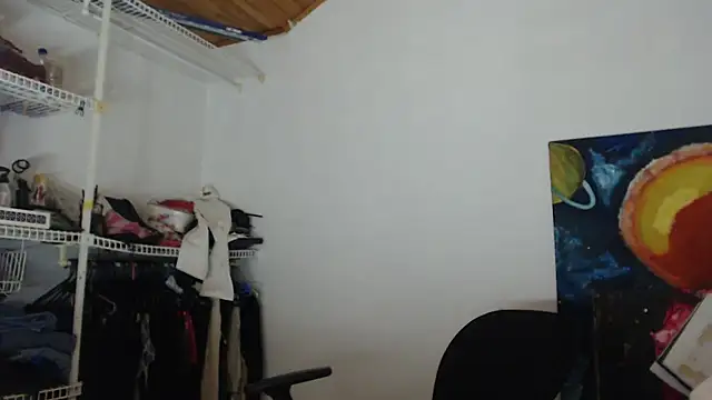 Snapshot of mariecam420 chatting on 11.10.25 mariecam420 online show from 11.10.25