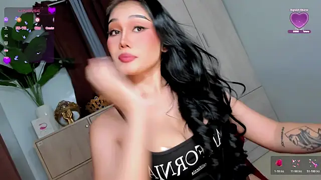 Snapshot of Icon1c_LiLy chatting on 06.01.26 Icon1c LiLy online show from 06.01.26
