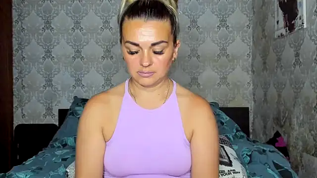 NicoletMoore online show from 07.09.26