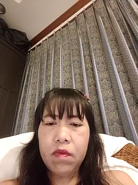 Snapshot of Little_suzy5 chatting on 10.23.25 Little suzy5 online show from 10.23.25