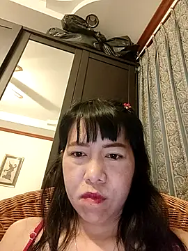 Snapshot of Little_suzy5 chatting on 11.01.25 Little suzy5 online show from 11.01.25