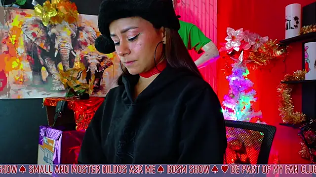 Snapshot of MistressSlut1 chatting on 12.24.24 MistressSlut1 online show from 12.24.24