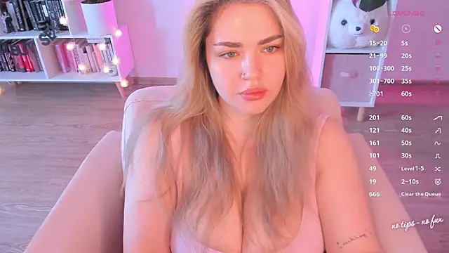 Snapshot of pussy-kattt chatting on 05.27.26 pussy-kattt online show from 05.27.26