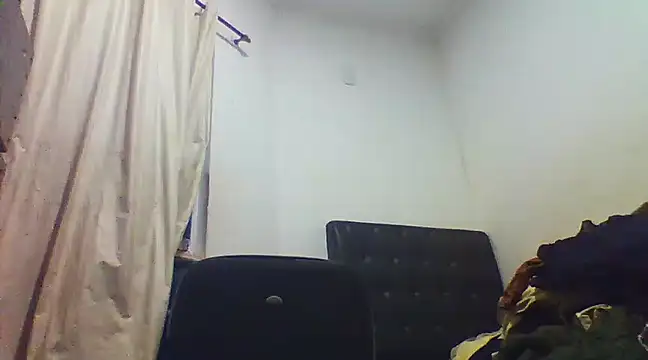 Snapshot of eu_poseison chatting on 03.21.25 eu poseison online show from 03.21.25