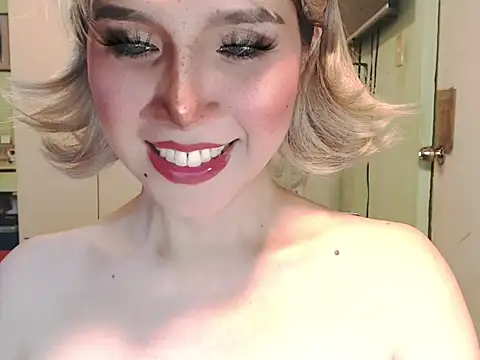 Ezradeliciosa online show from 04.09.26