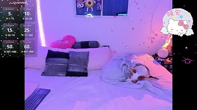 MollyG18 online show from 10.18.25