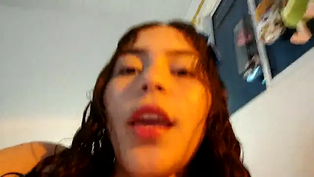 MollyG18 online show from 11.04.25