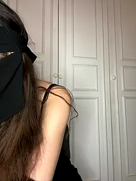 Snapshot of arabiaAna chatting on 09.25.25 arabiaAna online show from 09.25.25