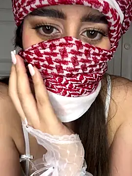 Snapshot of arabiaAna chatting on 10.10.25 arabiaAna online show from 10.10.25