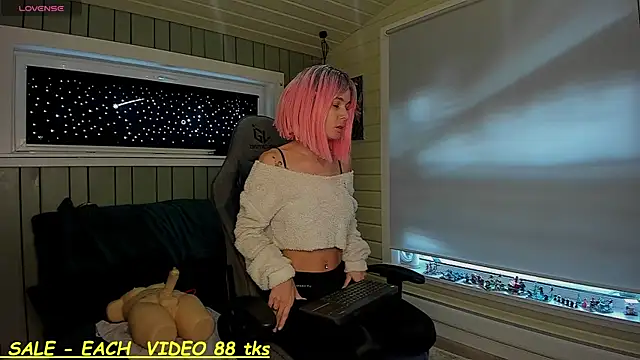 SandyChris online show from 11.14.25