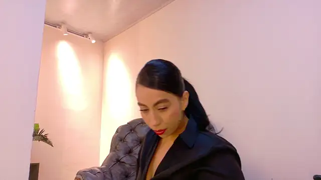 Snapshot of niky_smit chatting on 10.13.25 niky smit online show from 10.13.25