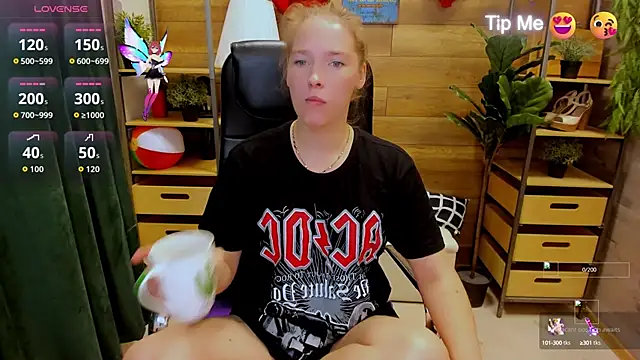  fiona Love online show from 10.03.25