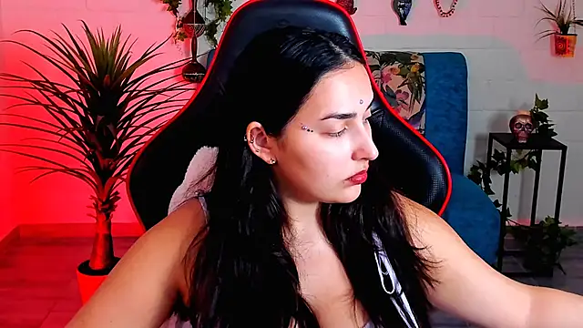 Snapshot of CeceliaJohnson chatting on 10.08.25 CeceliaJohnson online show from 10.08.25