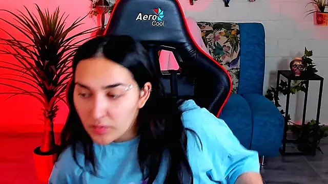 Snapshot of CeceliaJohnson chatting on 10.10.25 CeceliaJohnson online show from 10.10.25