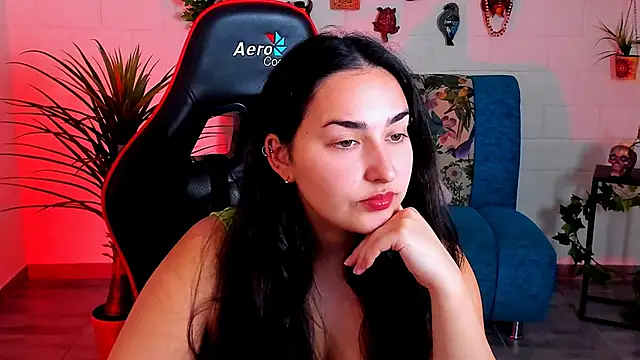 Snapshot of CeceliaJohnson chatting on 10.14.25 CeceliaJohnson online show from 10.14.25