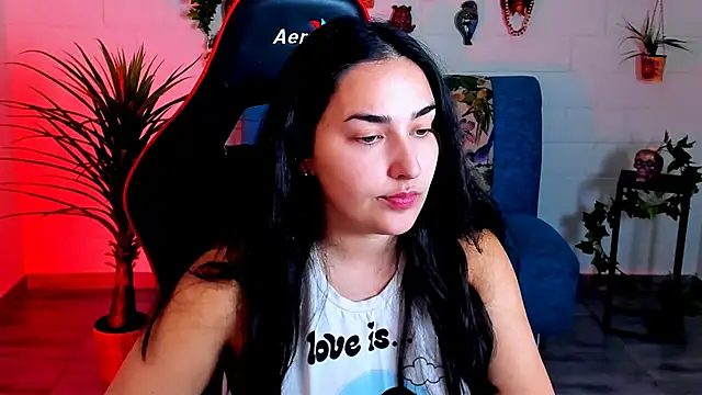 Snapshot of CeceliaJohnson chatting on 10.15.25 CeceliaJohnson online show from 10.15.25