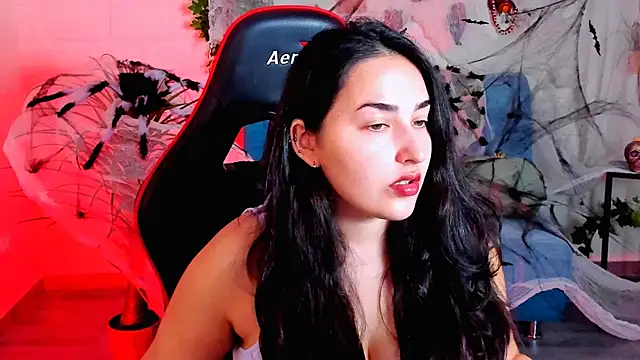 Snapshot of CeceliaJohnson chatting on 10.22.25 CeceliaJohnson online show from 10.22.25