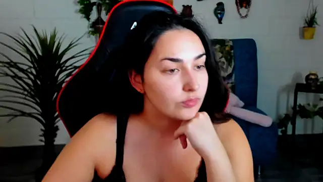 Snapshot of CeceliaJohnson chatting on 11.13.25 CeceliaJohnson online show from 11.13.25