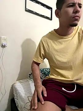 Snapshot of steven_clain chatting on 09.30.25 steven clain online show from 09.30.25