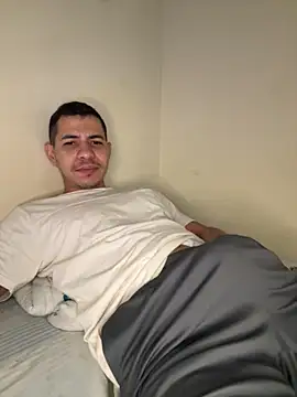 Snapshot of steven_clain chatting on 11.02.25 steven clain online show from 11.02.25